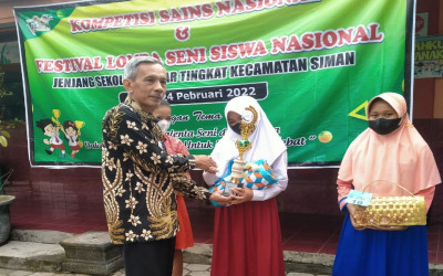 Juara 2 lomba Kriya Anyam FLS2N Kec.Siman